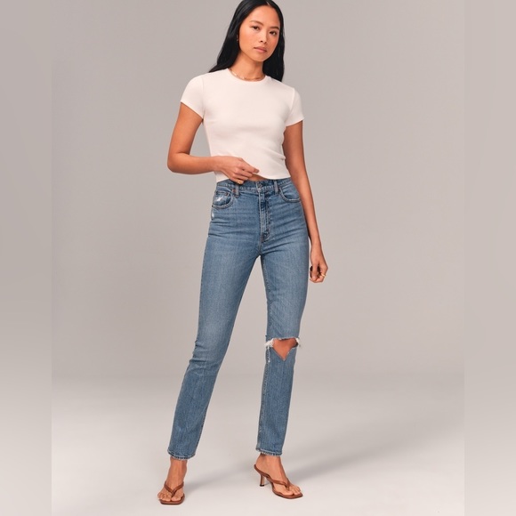 Abercrombie & Fitch Denim - Abercrombie & Fitch ‘90s Slim Straight Ultra High Rise in Medium Destroy 24/00s